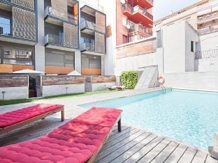 Apartment with terrace and pool near Park Güell Apartment in Barcelona