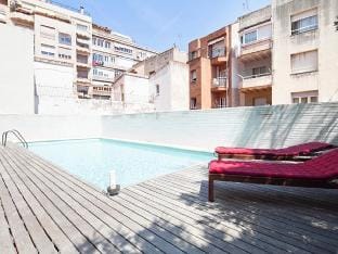 Apartment with terrace and pool near Park Güell Apartment in Barcelona