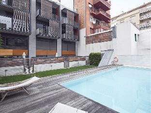 Apartment with terrace and pool near Park Güell Apartment in Barcelona