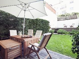 Distinctive Sarrià Duplex with Private Pool for 10 Apartment in Barcelona