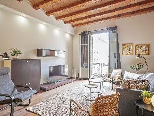 Newly renovated Gràcia apartment, for families Apartment in Barcelona