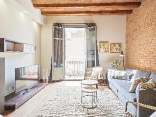 Newly renovated Gràcia apartment, for families Apartment in Barcelona