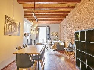 Newly renovated Gràcia apartment, for families Apartment in Barcelona