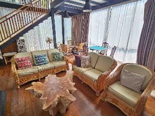 Tranquility House,Forest Reserve,Jacuzzi, BBQ,25p Villa in Selangor, Malaysia