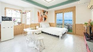 Taean Tteulapbada Pension Bed and Breakfast in South Korea