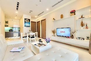 The Lexington Suites, Vinhomes Central Park & Paranomic View Apartment in Ho Chi Minh City