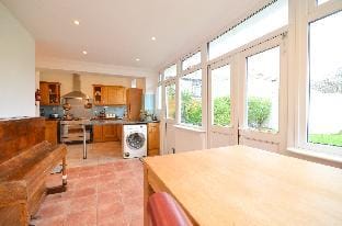 St George's Villa Apartment in Ryde