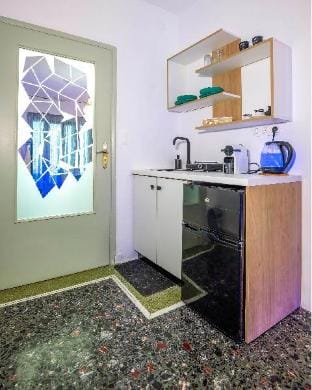 Sunny Palm Room Crete Apartment in Rethymno