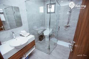 Spacious 3-bedroom apartment with pool and balcony Vacation rental in Laos
