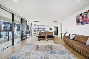 Premium Oracle Luxury Apartment 19th floor Apartment in Gold Coast