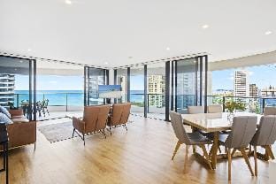 Premium Oracle Luxury Apartment 19th floor Apartment in Gold Coast