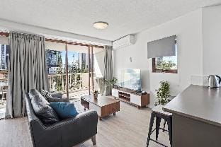 Broadbeach Central Apt 512 Vacation rental in Gold Coast