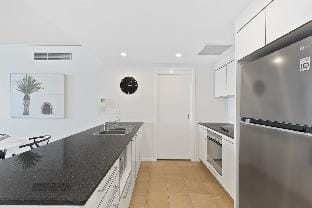 Broadbeach Bliss, 18th Floor Sierra Grand Oasis Apartment in Gold Coast