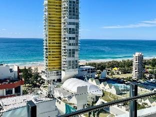 Luxury Wave Apt Broadbeach 2203 Apartment in Gold Coast