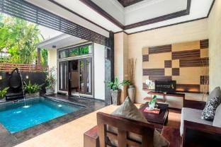 Brugmansia 4 BR Private Pool Villa SU08 Villa in Kuta