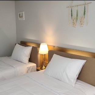 YeosuU-topUblessJC113S1美친오션뷰요트무료예약후20%할인 프리미엄 침대2개 Apartment in South Korea