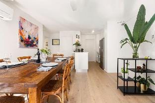 Walking Distance to Darling Harbour Apartment in Sydney