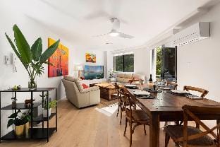 Walking Distance to Darling Harbour Apartment in Sydney