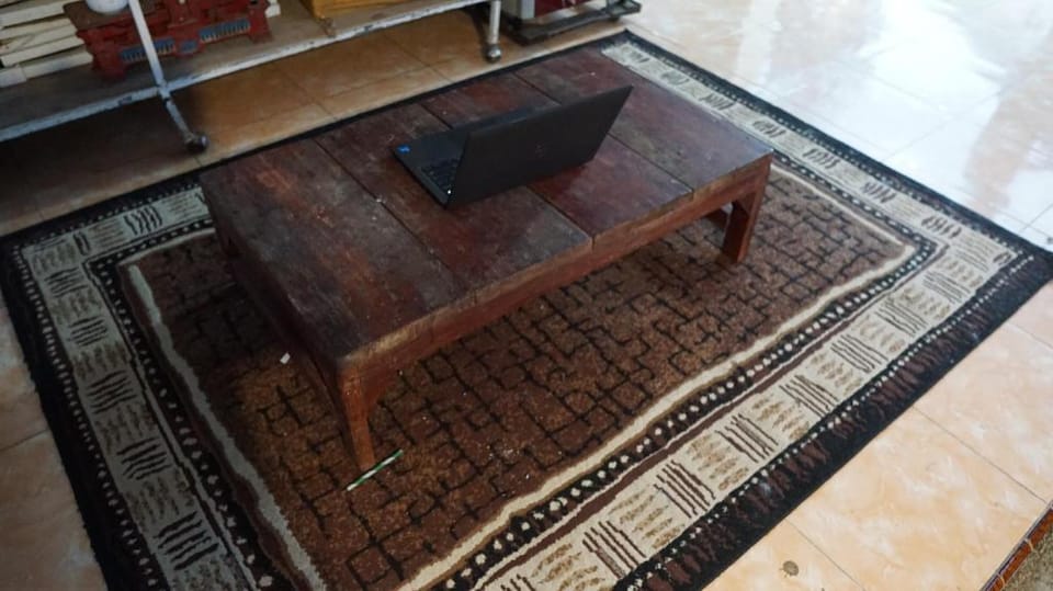 SPOT ON 93786 Kost Alamku Syariah Hotel in East Java