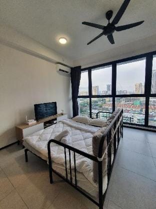 Urban Suites 3R2B Family Unit Vacation rental in George Town