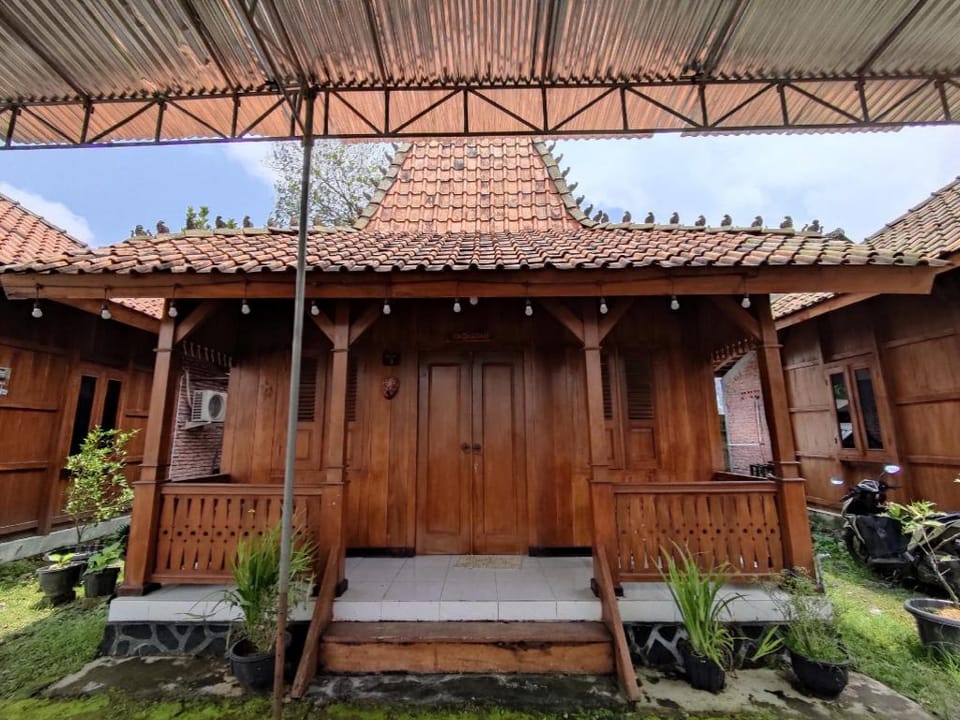 Omah Joglo Sukorejo RedPartner Hotel in Indonesia
