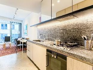 Modern 1B1B Artist APT * WFH Study Apartment in Melbourne