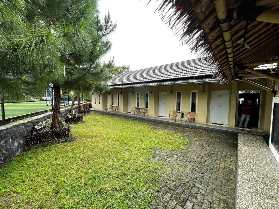 RedDoorz @ Kampung Istal Bogor Hotel in West Java
