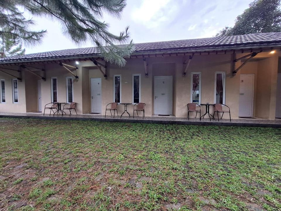 RedDoorz @ Kampung Istal Bogor Hotel in West Java
