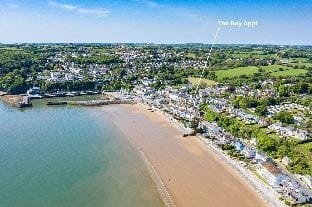 The Bay Apartment - Sea Views, Village Centre Apartment in Saundersfoot