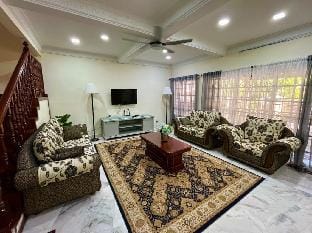Alam Damai Homestay (Muslim Only) Vacation rental in Federal Territory of Kuala Lumpur