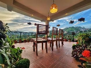 Rashmi Cottage - 4 BHK Villa with Serene Valley Views - Kasauli Vacation rental in Himachal Pradesh