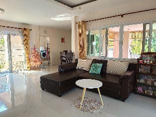 Baan Rak TrongJai (Mountain View) Apartment in Laos