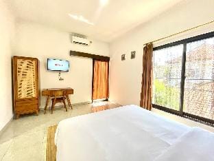 Spacious 3 BR Villa @ Kuta Bali (Sharing Pool) Villa in Kuta