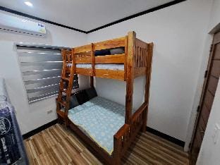 Ana' s Sweet Home w/ WIFI ,KARAOKE & FREE PARKING Vacation rental in Nasugbu