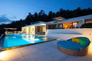 Splash : 3 Bed Contemporary Tropical 5 Star Villa Villa in Ko Samui