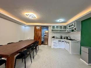 Solstice Suites-Revooh Ryan Suite(good for 16 Pax) Vacation rental in Tagaytay