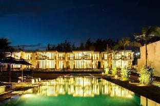 Luxury beachfront villa with swimming pool Vacation rental in Vung Tau