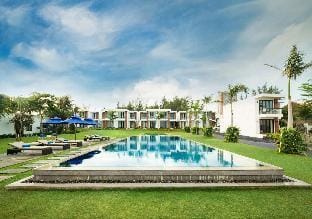 Luxury beachfront villa with swimming pool Vacation rental in Vung Tau