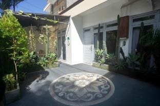 Linggar House Canggu Vacation rental in North Kuta