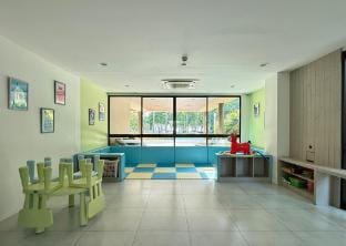 Balcony Seaside Room in Cha-Am Apartment in Thailand