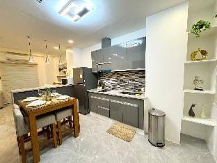Luxury Suite near Clark Airport Vacation rental in Angeles