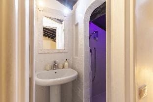 Piazza Navona Penthouse Apartment in Rome