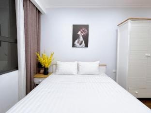 TIL-Vinhomes D'capitale 2 Bedrooms-Tran Duy Hung  Vacation rental in Laos