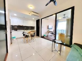 Almas Suites Cozy NETFLIX 100mbps By STAY Vacation rental in Johor