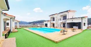 Gold Dog Pension Bed and Breakfast in South Korea