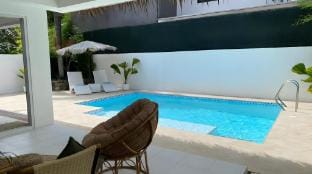 The White Villa in Lipa Villa in Calabarzon