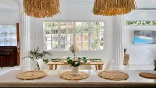 The White Villa in Lipa Villa in Calabarzon