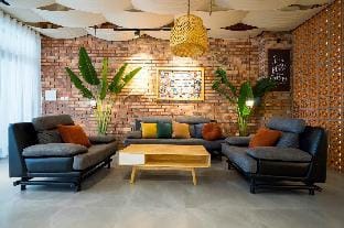 Kay Halong Homestay - 5 Bedrooms, shared Pool/Gym Vacation rental in Laos