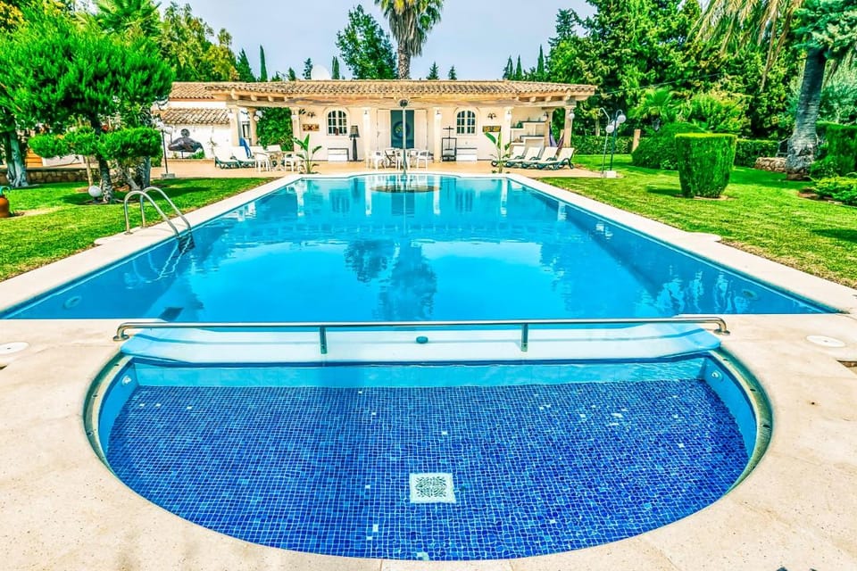 LA VINYA GRAN                                  Villa in Raiguer