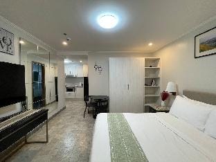 Exceptional Studio @ La Grande Vacation rental in Angeles